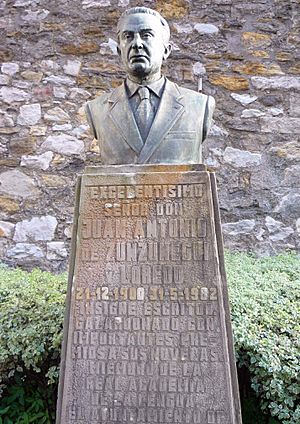 Archivo:Portugalete - Monumento al escritor Juan Antonio de Zunzunegui y Loredo