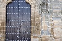 Archivo:Puerta Iglesia actualizada