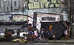 Archivo:Recife, the Brazilian capital of social inequality color version