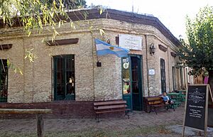 Archivo:Restaurant El Palenque Uribelarrea 02