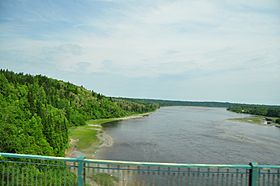 Rivière Betsiamites.jpg