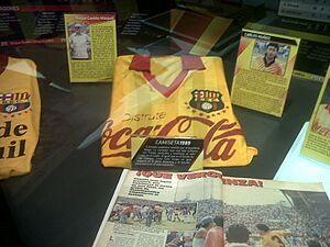 Archivo:SageoEG - BarcelonaSC Museo - camiseta 1989