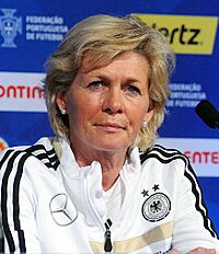 Archivo:Silvia Neid 2015 Algarve Cup (cropped)