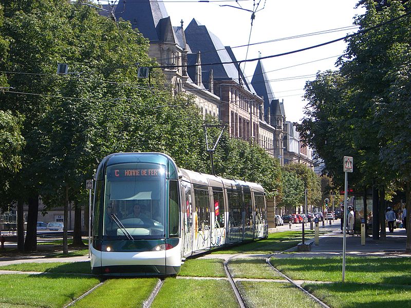 Strasbourg - Straßenbahn - Rasengleisabschnitt