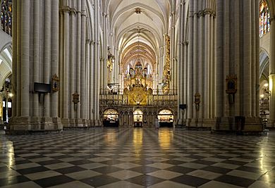 Archivo:Toledo - Catedral de Santa Maria int 01