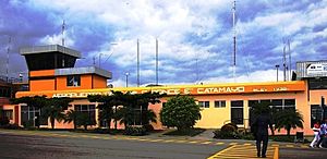 Archivo:07 Loja aeropuerto Catamayo