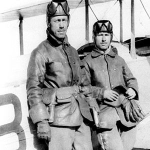 Archivo:1st Aero Squadron - Pilots in Mexico