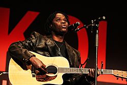 Archivo:Baaba Maal performing at the Opening Plenary at the New Theatre