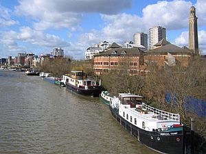 Archivo:Brentford-houseboats-5840