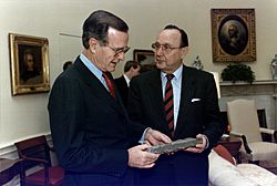 Archivo:Bush senior und Hans-Dietrich Genscher