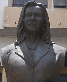 Busto de Guadalupe Larriva 2 (cropped).JPG