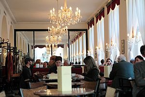 Archivo:Cafe-dommayer-innen-hietzing-viennaphoto-at
