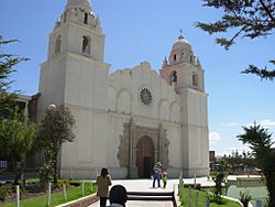 Chupaca, templo catolico - panoramio.jpg