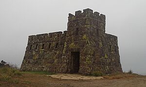 Archivo:Coronado Heights Castle in Lindsborg Kansas KS USA (cropped)