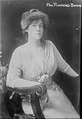 Archivo:Gertrude Foster Brown Mrs. Raymond Brown ca 1913