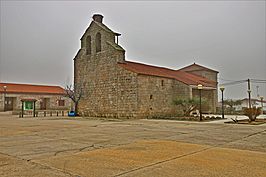 Iglesia de San Miguel en Moralina.jpg