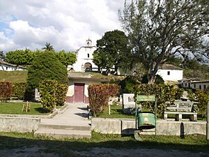 Archivo:Iglesia y parque en Belén, Honduras - 2008