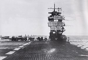 Archivo:Japanese aircraft carrier Akagi Deck