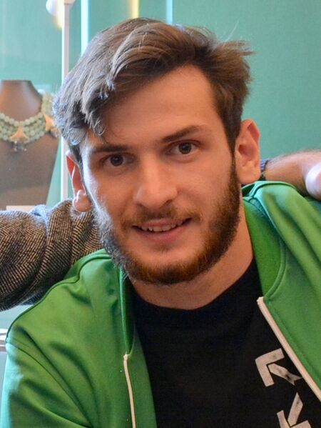 Khvicha Kvaratskhelia cropped