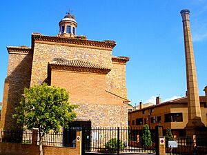 Archivo:La Almunia de Doña Godina - Museo del Juego y el Deporte Tradicional (antigua Iglesia de San Lorenzo) 5