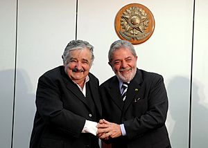 Archivo:Lula recibe a José Mujica