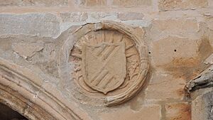 Archivo:Monteagudo de las Vicarías - Iglesia de Ntra. Sra. de la Muela (Escudo de los Mendoza)