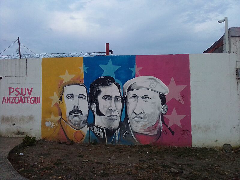 Mural Maduro, Bolívar y Chávez