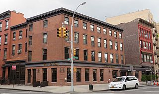 Peter Luger Steak House (Brooklyn, New York) 001 crop.jpg