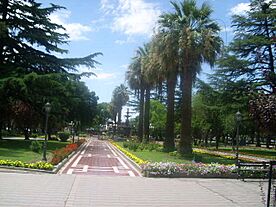 Archivo:Plaza Maipu1