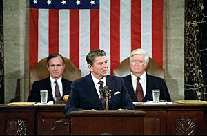 Archivo:President Ronald Reagan addresses Congress in 1981