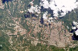Archivo:San Cristobal,Venezuela from space
