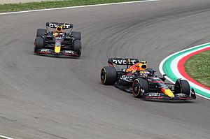 Archivo:Sergio Perez et Max Verstappen 2022