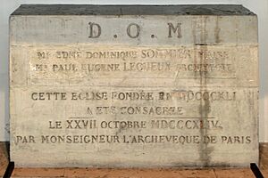 Archivo:Église Saint-Jacques-et-Saint-Christophe de la Villette, pierre de consécration 01