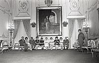 Archivo:1972 Abril 19 Visita de la familia Crespo al Palaco de Miraflores 025
