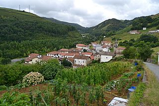 Almandoz, Baztan. Nafarroa, Euskal Herria.jpg