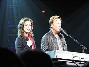 Archivo:Amy Grant and Michael W Smith