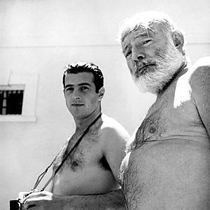 Archivo:Antonio Ordonez and Ernest Hemingway, Spain, 1959