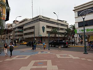 Archivo:Banco de Machala