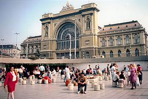 Archivo:Budapest Keleti pályaudvar felvételi épülete 1985 (Azonosító 18151)