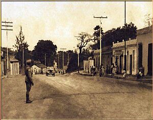 Archivo:Calle Bolívar de Charallave en 1957