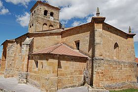 Castrillo de la Reina igrexa.jpg