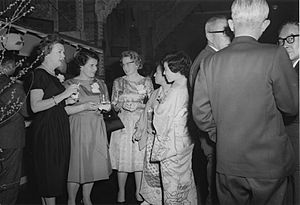 Archivo:Cocktail Party At The Imperial Hotel March 13, 1961 (Tokyo, Japan) (496610682)