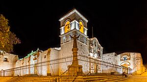 Archivo:Complejo San Francisco, Arequipa, Perú, 2015-08-02, DD 79-81 HDR