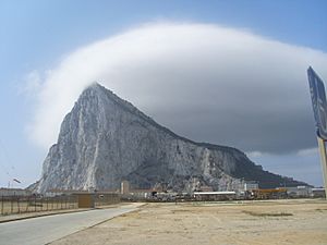 Archivo:Efecto 'foam', Gibraltar, verano de 2010