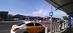 Archivo:Estacionamiento en el Aeropuerto Internacional de Mazatlán, 19 de julio de 2023