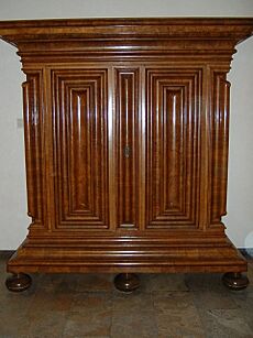 Archivo:Frankf. Nasenschrank