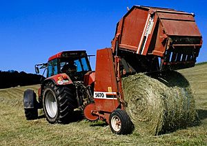 Archivo:Hesston 5670 round baler