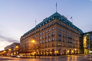 Archivo:Hotel Adlon(Berlin-Mitte) msu-1587-