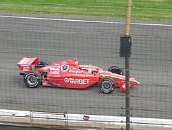 Archivo:Indy500winningcar2000