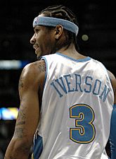Archivo:Iverson from behind